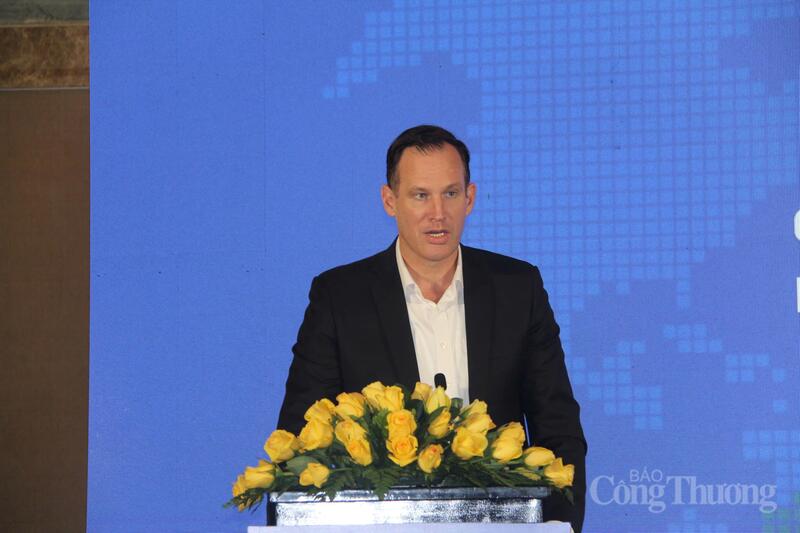 Ông Gabor Fluit - Tổng Giám đốc De Heus phát biểu tại sự kiện.