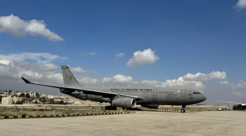 Máy bay A330 Multi-Role Tanker Transport (MRTT) của Lực lượng Không quân Cộng hòa Singapore hạ cánh xuống căn cứ không quân King Abdullah I tại Jordan. Ảnh: MINDEF