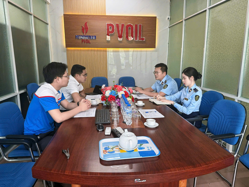 Chi cục Quản lý thị trường phối hợp với các cơ quan, đơn vị liên quan triển khai các biện pháp nghiệp vụ. Ảnh: Nguyễn Dương