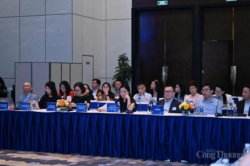 Các đại biểu tham dự hội nghị giao ban xúc tiến thương mại với hệ thống thương vụ Việt Nam ở nước ngoài tháng 10/2025