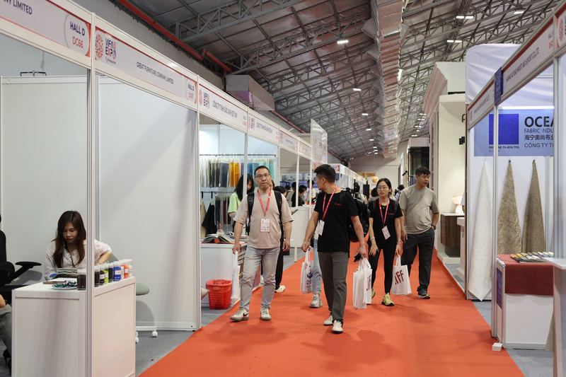 Hội chợ tiếp tục khẳng định vai trò là cầu nối giao thương quan trọng của ngành gỗ, nội thất và thủ công mỹ nghệ. Ảnh: Minh Anh