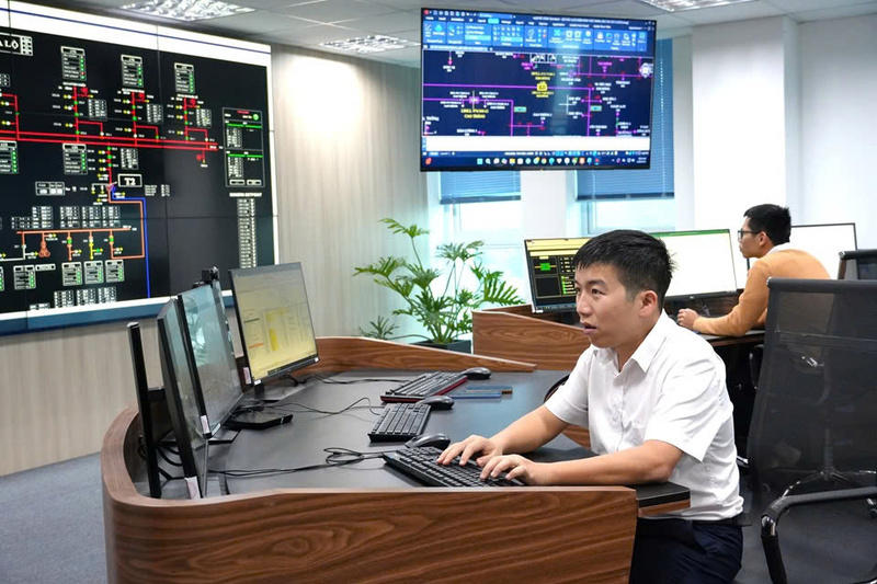 Kiểm tra, đánh giá thực hiện kỹ lưỡng nhằm bảo đảm hệ thống điện vận hành an toàn. Ảnh: NH