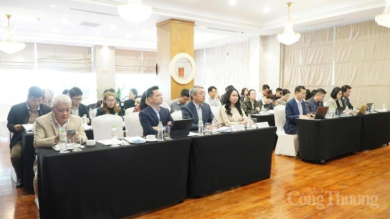 Các đại biểu tham dự hội thảo