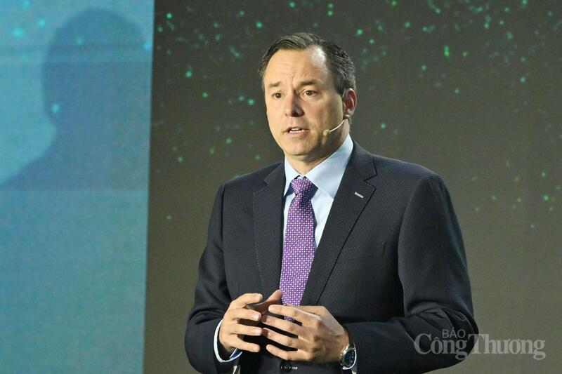 Ông Scott Strazik - Chủ tịch kiêm Tổng giám đốc điều hành toàn cầu của GE Vernova phát biểu. Ảnh: Cấn Dũng