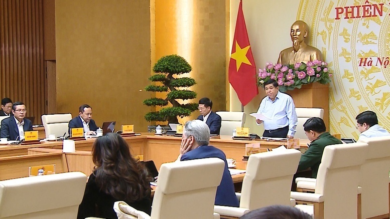 Theo Phó Thủ tướng, chúng ta phải có các giải pháp mạnh mẽ, đồng bộ và lâu dài để thúc đẩy phát triển ngành công nghiệp bán dẫn - Ảnh: VGP/Thu Sa