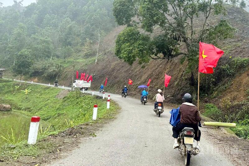 Đoàn viên thanh niên xã Thanh Mai ra quân tuyên truyền lưu động về bầu cử.