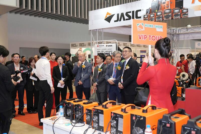 Triển lãm giúp các doanh nghiệp trong ngành quảng bá sản phẩm, tìm kiếm đối tác phân phối, ký kết hợp đồng và mở rộng thị trường xuất khẩu. Ảnh: TC