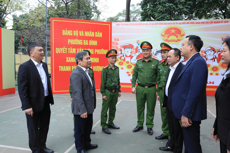 Chủ tịch UBND TP. Hà Nội Vũ Đại Thắng kiểm tra công tác chuẩn bị bầu cử tại phường Ba Đình.