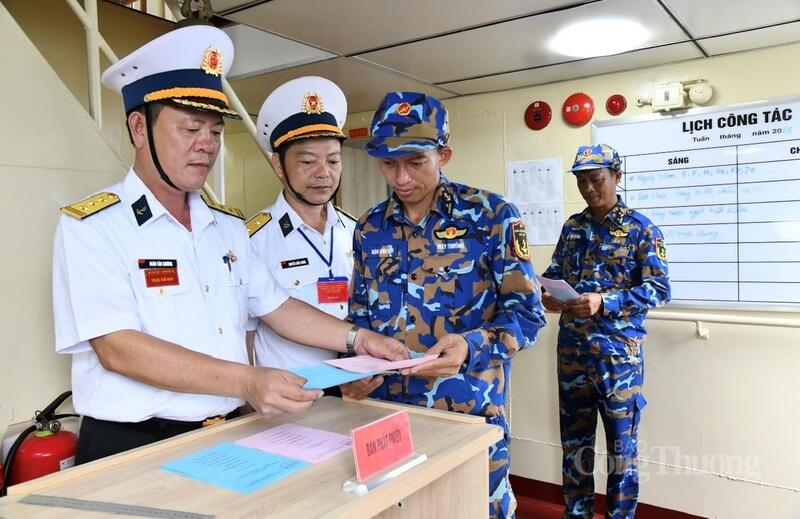 Công tác bầu cử được đơn vị triển khai đầy đủ, từ hòm phiếu, biểu mẫu