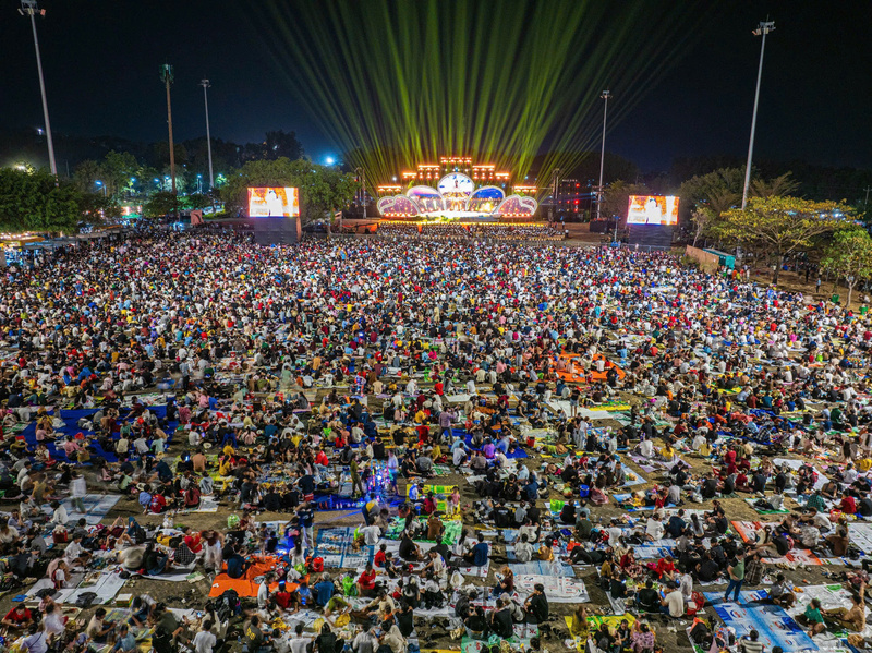 “Biển người” đổ về núi Bà Đen trong đêm khai mạc Hội Xuân núi Bà Đen, mùng 4 tết Bính Ngọ 2026.