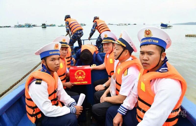 Đơn vị thực hiện quyền và trách nhiệm của cán bộ, chiến sĩ đối với sự nghiệp xây dựng và bảo vệ Tổ quốc.