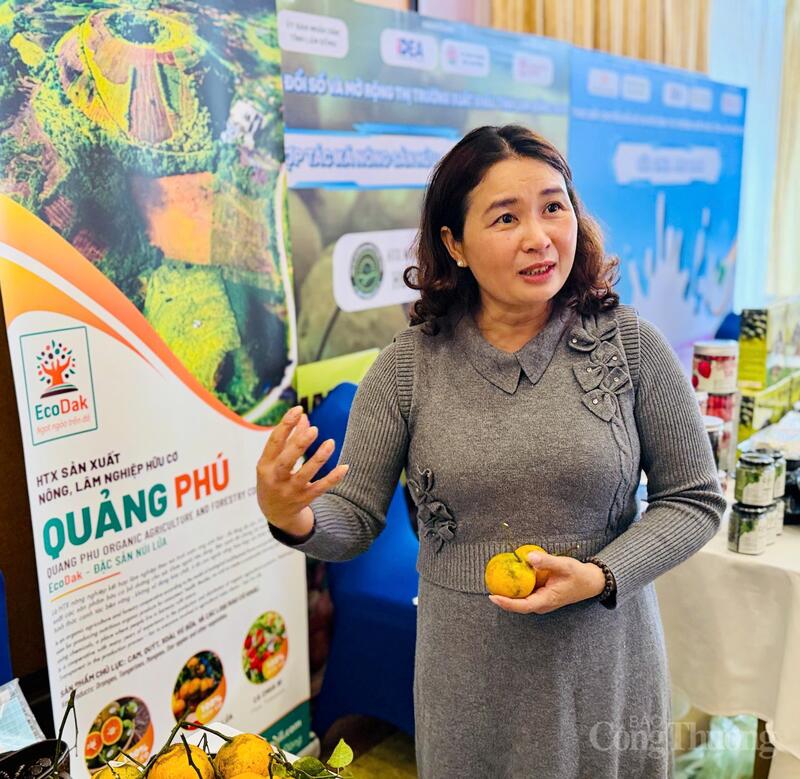 Các sản phẩm nông sản địa phương tiếp cận được nhiều khách hàng hơn thông qua các sàn thương mại điện tử. Ảnh: Lê Sơn