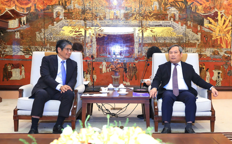 Chủ tịch UBND TP. Hà Nội Vũ Đại Thắng tiếp và làm việc với Đại sứ đặc mệnh toàn quyền Nhật Bản tại Việt Nam Ito Naoki. Ảnh: L.P