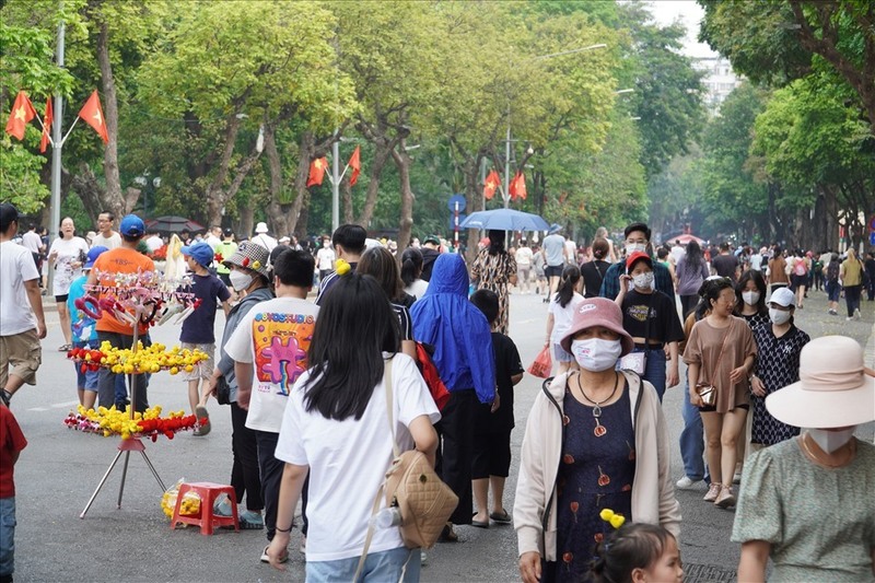 Hà Nội tạm dừng hoạt động phố đi bộ Hồ Hoàn Kiếm trong một tuần từ 13 - 20/3. Ảnh: Khánh An