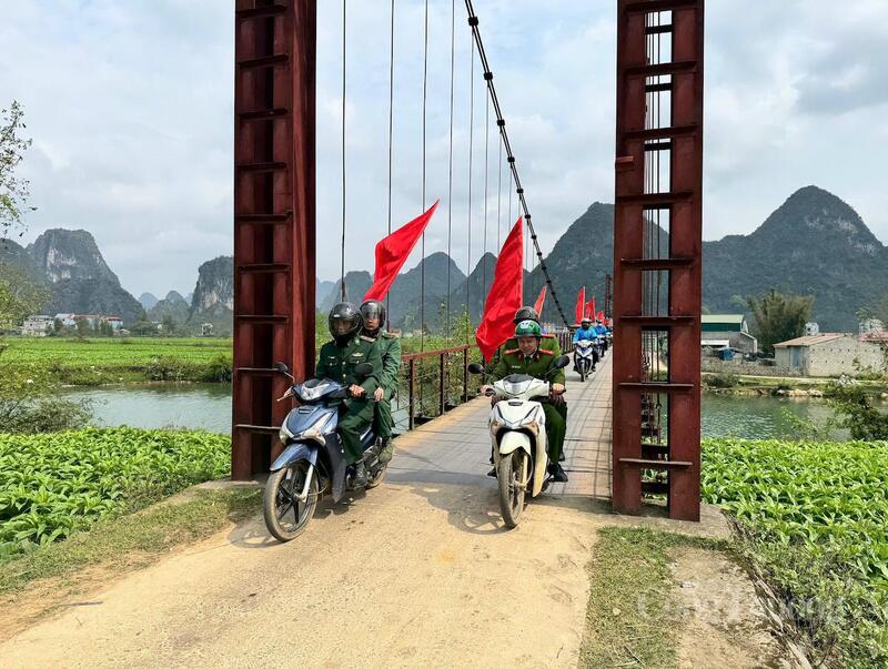 Đồn biên phòng Ngọc Côn phối hợp với UBND xã Đình Phong tổ chức tuyên truyền lưu động về bầu cử đại biểu Quốc hội khóa XVI và đại biểu Hội đồng nhân dân các cấp nhiệm kỳ 2026 - 2031.