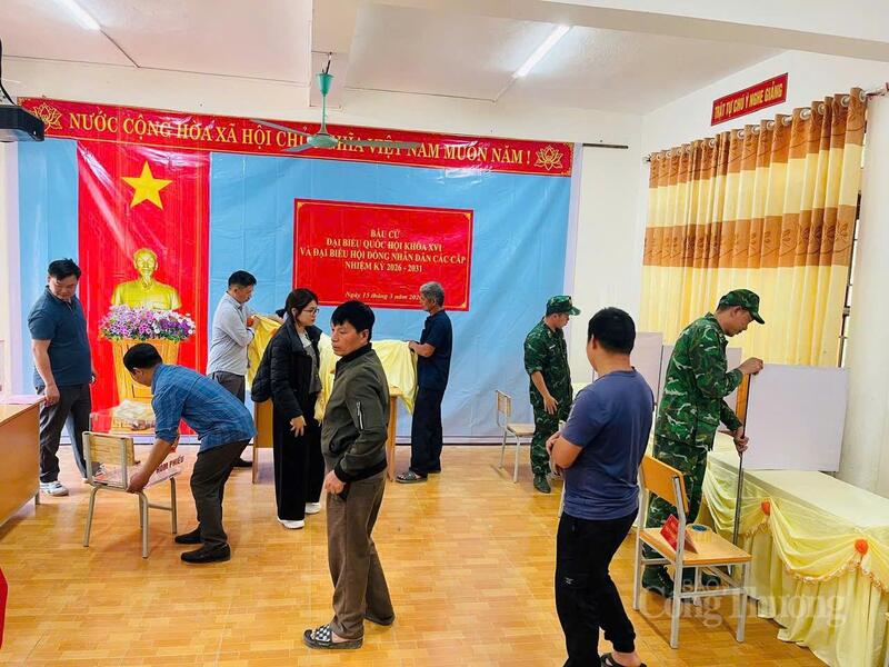 Công tác chuẩn bị cho bầu cử diễn ra khẩn trương, nghiêm túc.