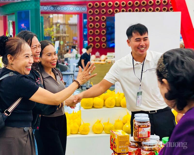 Các đơn vị đã chủ động minh bạch hóa thông tin để nâng cao năng lực cạnh tranh trên thị trường. Ảnh: Phúc Sơn