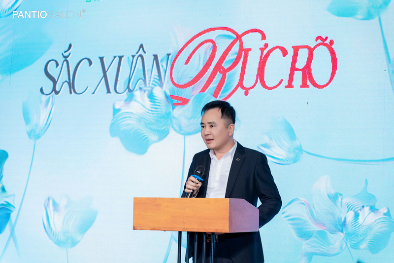 Ông Phạm Tùng - Chủ tịch Hội đồng Quản trị ECOCASA phát biểu tại buổi ra mắt thương hiệu 𝐏𝐀𝐍𝐓𝐈𝐎SALON tại thị trường Việt Nam.