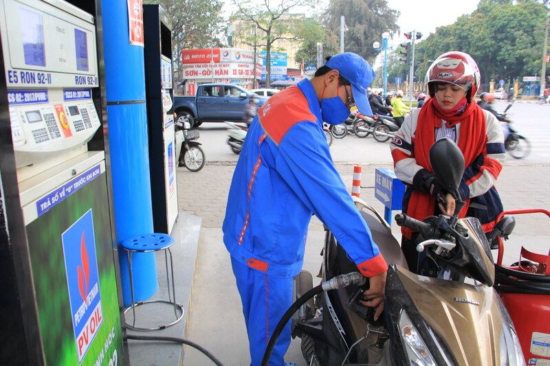 Giá bán giữ nguyên theo kỳ điều hành ngày 12/3/2026. Ảnh minh họa