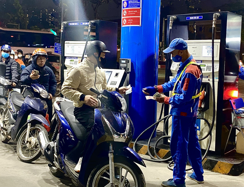 Giá xăng dầu trong nước hôm nay ngày 15/3/2026. Ảnh: Phương Trang