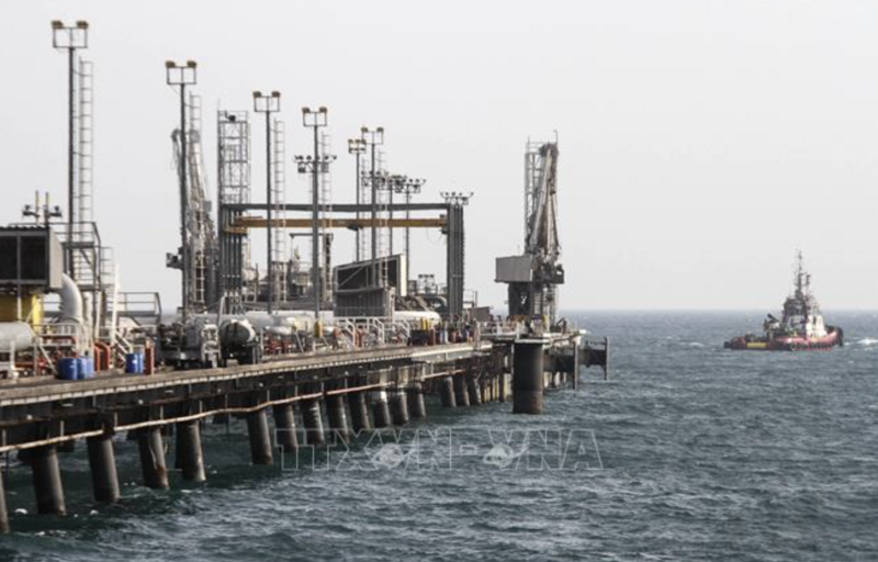 Một cơ sở khai thác dầu của Iran ở đảo Khark. Ảnh: AFP/TTXVN