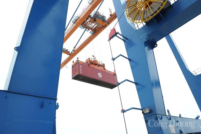 Xuất nhập khẩu hàng hoá 2 tháng đầu năm 2026 có nhiều tín hiệu tích cực