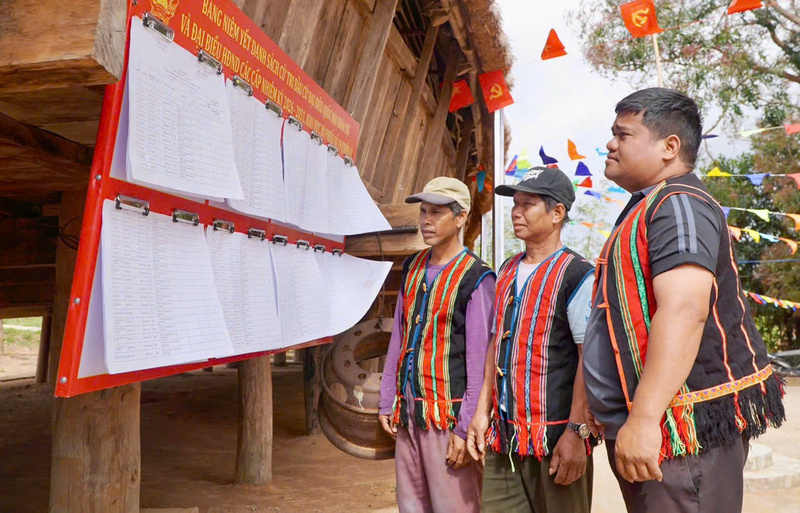 Người dân cánh Tây Quãng Ngãi sẵn sàng cho ngày hội lớn. Ảnh: Tuệ Lâm