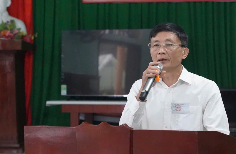 Ông Nguyễn Văn Liệu, Thư ký tổ bầu cử tại khu vực bỏ phiếu tổ 8, xã Thắng Lợi. Ảnh: Diệu Linh