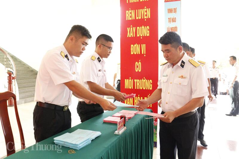 Khu vực bỏ phiếu số 25 ( Trung đoàn 196 Hải quân) phường Bắc Cam Ranh, tỉnh Khánh Hòa