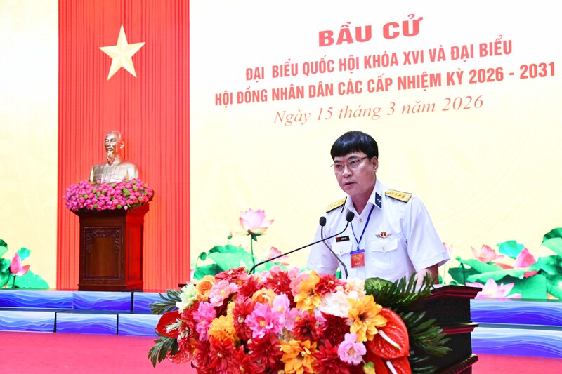 Đại tá Võ Hùng Lâm, Chủ nhiệm Chính trị Vùng 5 Hải quân phát biểu khai mạc bầu cử đại biểu Quốc hội khóa XVI và đại biểu Hội đồng nhân dân các cấp, nhiệm kỳ 2026-2031.
