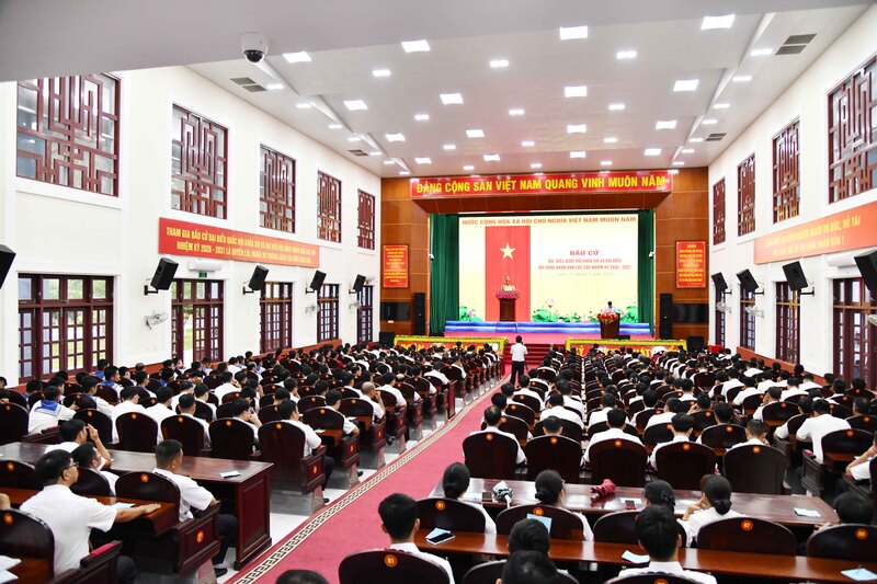 Quang cảnh khai mạc bầu cử tại Bộ Tư lệnh Vùng 5 Hải quân