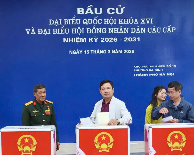 Cử tri phường Ba Đình phấn khởi tham gia ngày hội non sông - 4