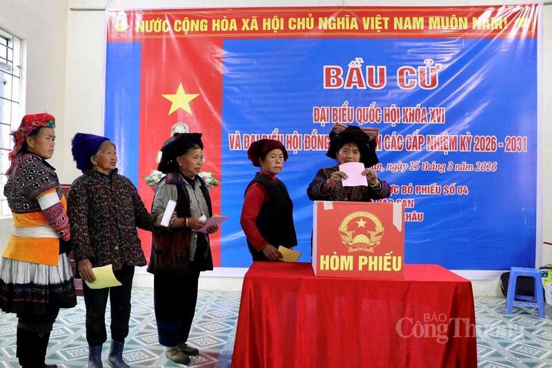 Mỗi lá phiếu là một tâm tư, nguyện vọng của bà con vùng biên Lai Châu.