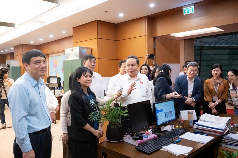 Không khí bầu cử sôi nổi, tiến độ cập nhật dữ liệu nhanh chóng - 1