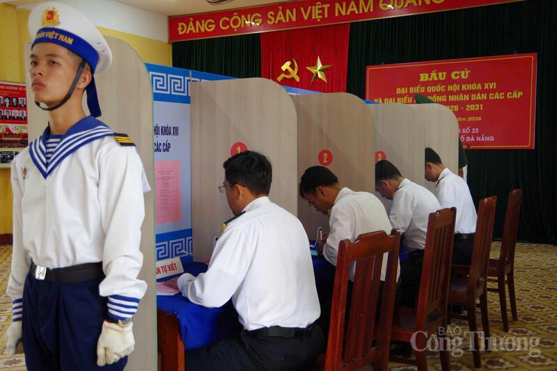 Nhiều địa phương, cử tri quân đội đã hoàn thành công tác bỏ phiếu - 5