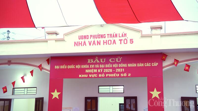 Hơn 2,5 triệu cử tri Hưng Yên tham gia bầu cử sáng 15/3 - 1