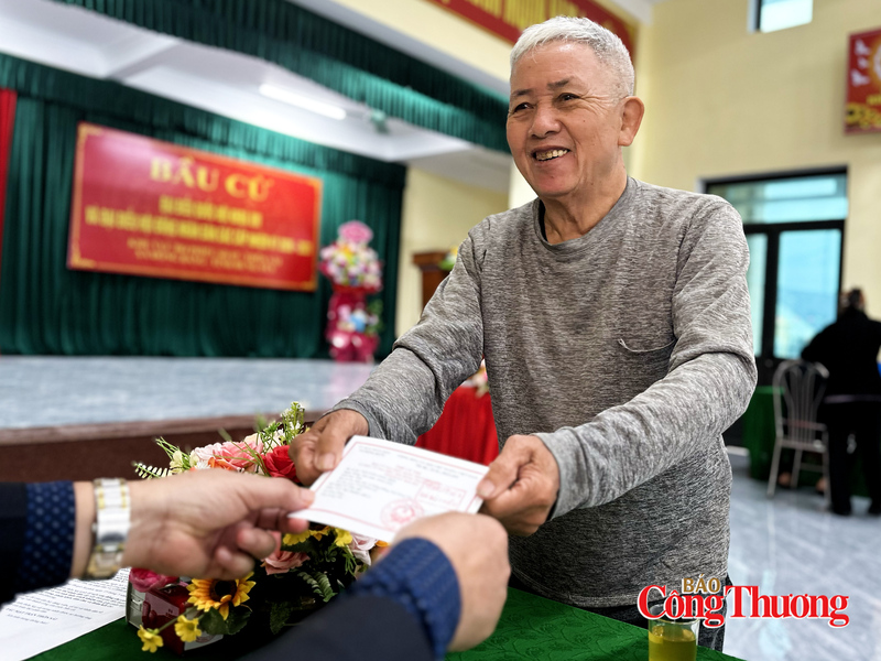 Cử tri phấn khởi, kỳ vọng vào một nhiệm kỳ nhiều thắng lợi.