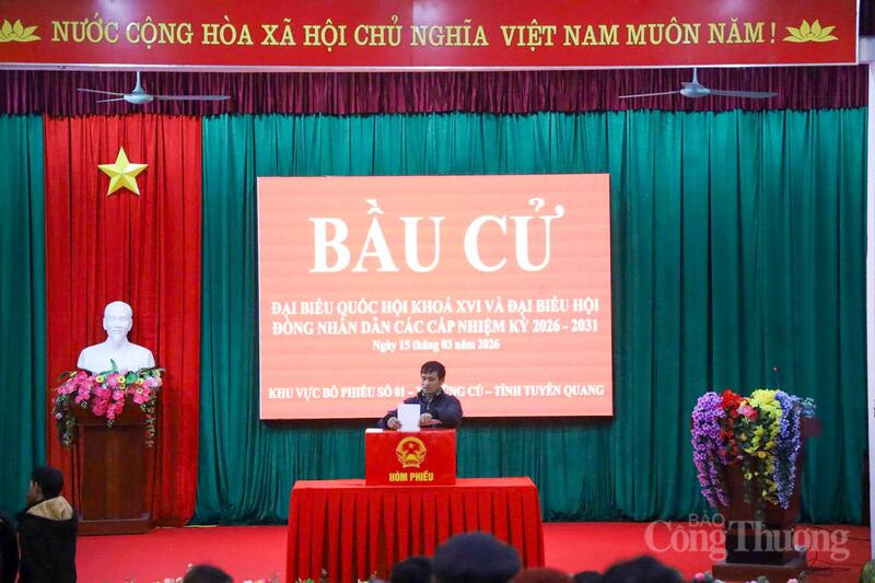 Cử tri Lũng Cú đội mưa tham gia bầu cử - 11