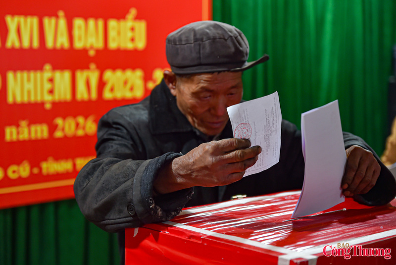 Lá phiếu của người cử tri tuy nhỏ bé nhưng có giá trị vô cùng to lớn. Họ gửi gắm niềm tin và hi vọng, xã Lũng Cú sẽ ngày càng phát triển; cuộc sống của bà con ngày một ấm no, hạnh phúc.