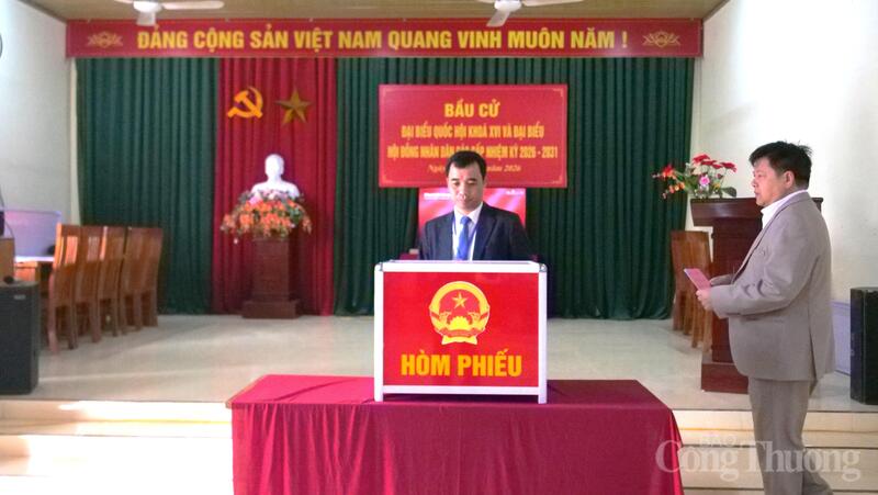 Không khí ngày bầu cử tại xã miền núi Tân Sơn, Phú Thọ - 12