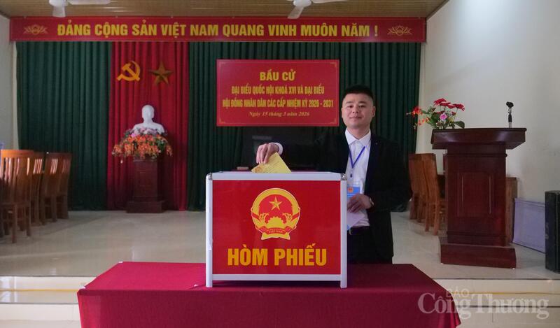 Không khí ngày bầu cử tại xã miền núi Tân Sơn, Phú Thọ - 13