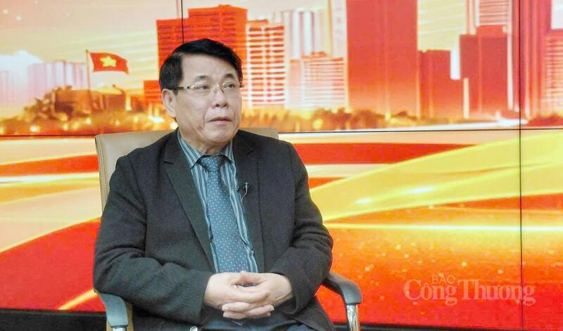 GS.TSKH Phan Xuân Sơn, nguyên Giảng viên cao cấp Học viện Chính trị quốc gia Hồ Chí Minh, nguyên Ủy viên Hội đồng Lý luận Trung ương, Ủy viên Ủy ban Trung ương Mặt trận Tổ quốc Việt Nam, thành viên Hội đồng tư vấn Dân chủ và Pháp luật của Mặt trận Tổ quốc Việt Nam. Ảnh: Nguyễn Hạnh