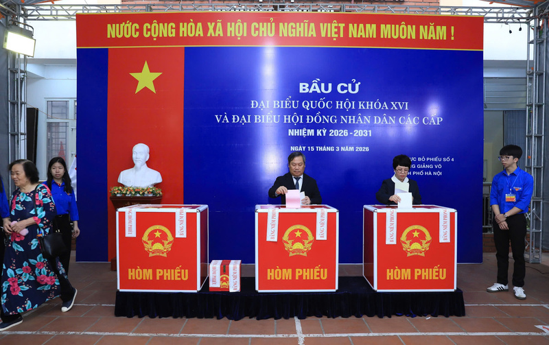 Chủ tịch UBND TP Hà Nội Vũ Đại Thắng bỏ phiếu bầu cử đại biểu Quốc hội khóa XVI và đại biểu HĐND các cấp nhiệm kỳ 2026-2031 tại Khu vực bỏ phiếu số 4
