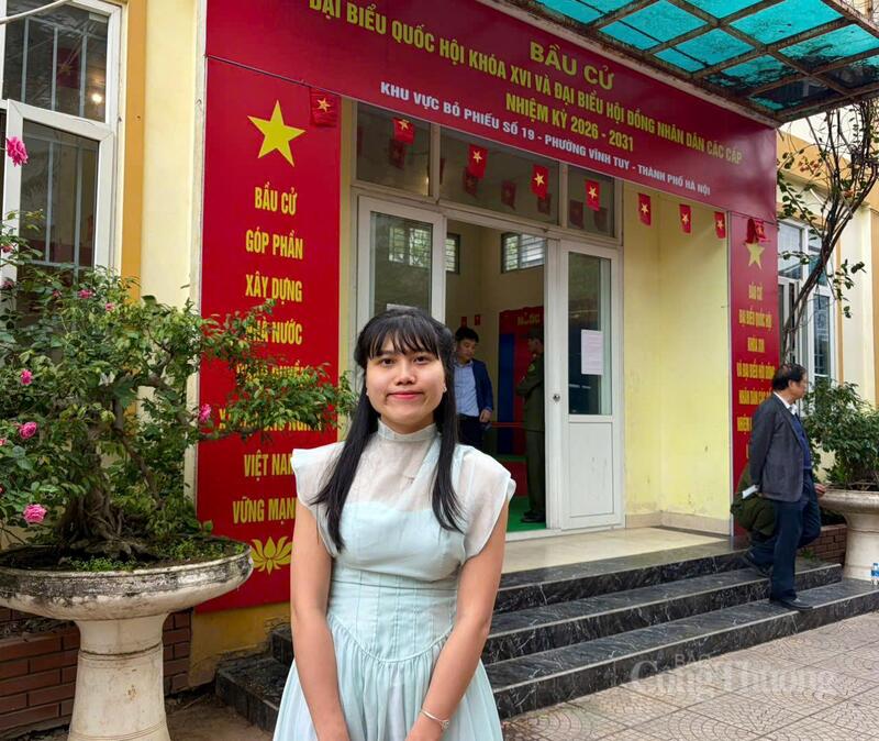 Theo chị Hà, ý nghĩa của lá phiếu bầu nằm ở việc mỗi cử tri đều trực tiếp lựa chọn người đại diện cho mình. Chị đánh giá cao tính minh bạch của quá trình bầu cử khi mọi quyết định đều xuất phát từ sự lựa chọn của cử tri.