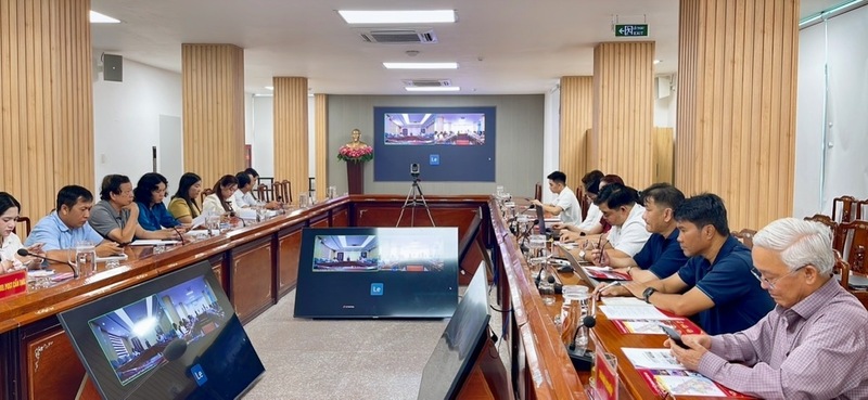 Hội nghị trực tuyến nhằm trao đổi thông tin về chính sách điều kiện xuất nhập khẩu.