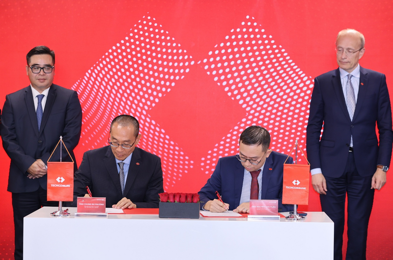 Lễ ký kết thỏa thuận hợp tác toàn diện giữa Techcombank và Techcom Life