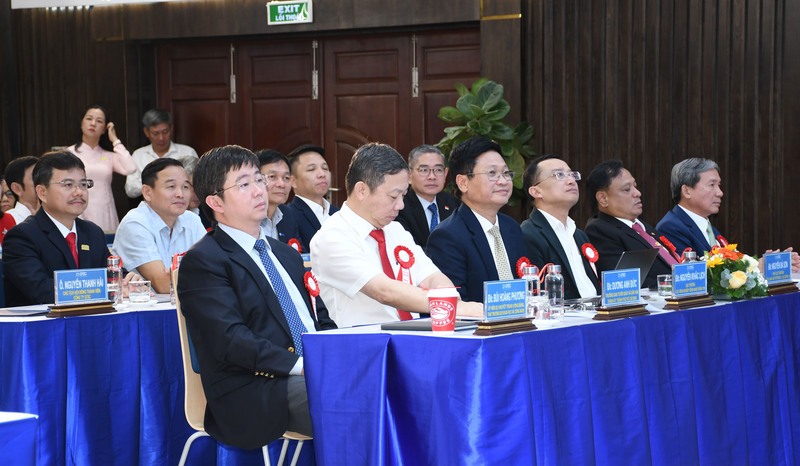 Lãnh đạo TP. Hồ Chí Minh, Bộ Khoa học - Công nghệ và các đại biểu tham dự sự kiện. Ảnh: Thanh Minh