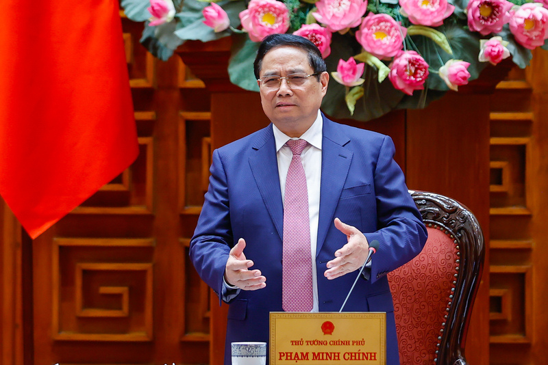 Thủ tướng nhấn mạnh yêu cầu dứt khoát không để thiếu xăng dầu trong bất cứ trường hợp nào. Ảnh: VGP/Nhật Bắc