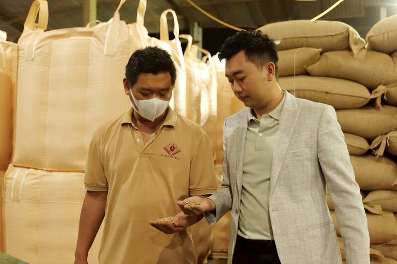 Ông Trần Bình Minh - Giám đốc Công ty Dawnsky cho biết, lượng đơn hàng nông sản chuẩn bị cho xuất khẩu của doanh nghiệp đã tăng gấp khoảng 10 lần so với trước khi xảy ra xung đột