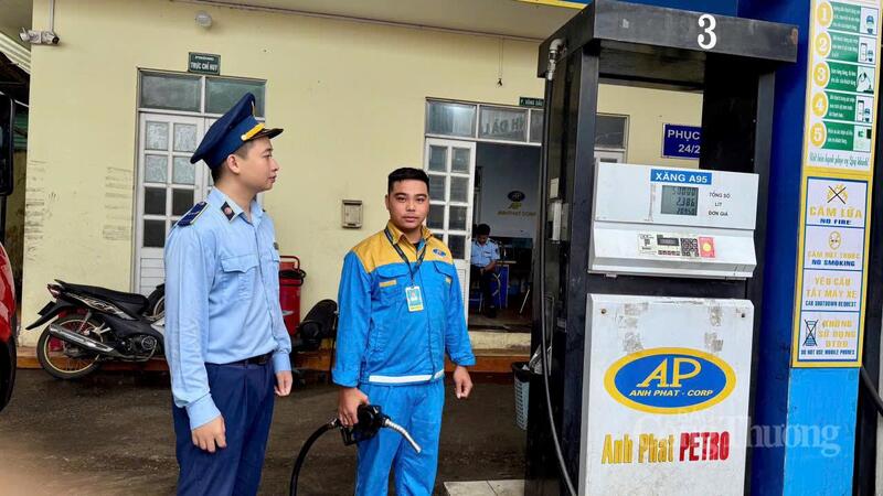 Qua theo dõi và báo cáo của lực lượng quản lý thị trường tỉnh Lâm Đồng, đến giữa tháng 3/2026, thị trường xăng dầu trên địa bàn tỉnh ổn định. Ảnh: Lê Sơn